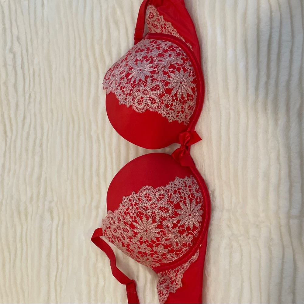 Victoria secret push-up bra 34D